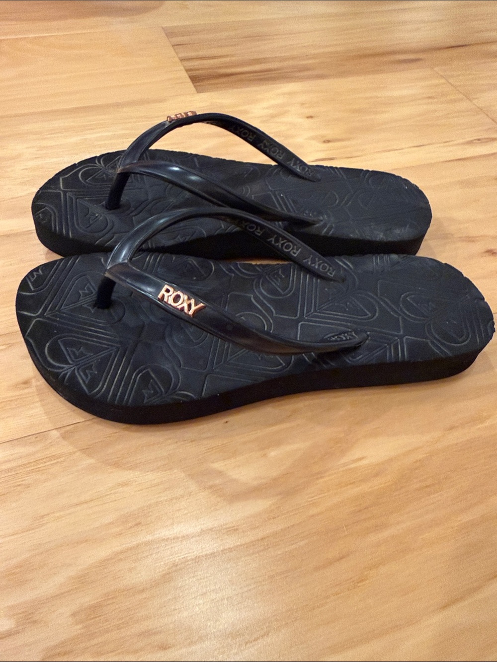 Roxy Black Flip Flop Sandals with Rose Gold Logo
